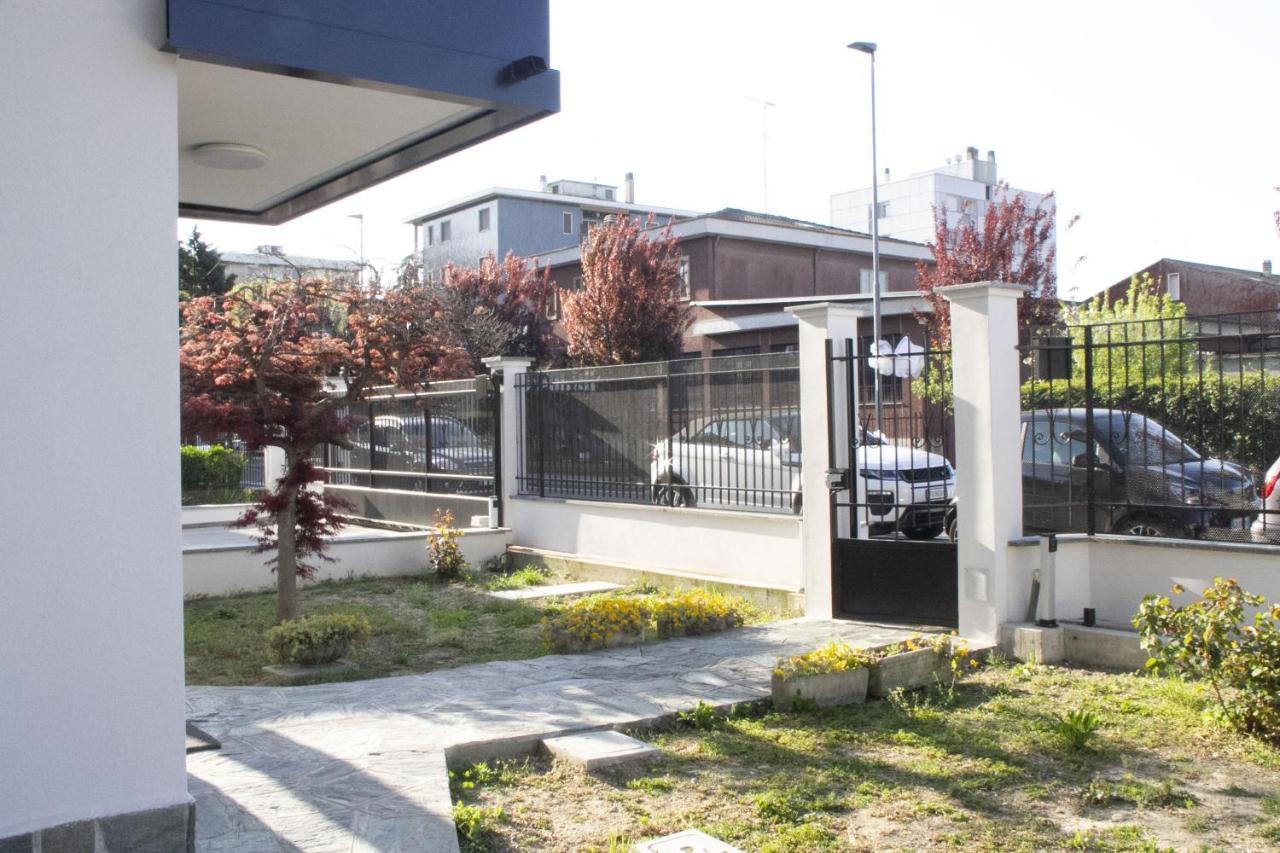 Luna Bianca Bed and Breakfast Rozzano Εξωτερικό φωτογραφία
