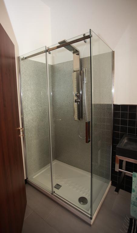 Luna Bianca Bed and Breakfast Rozzano Δωμάτιο φωτογραφία